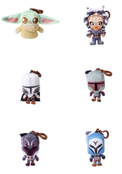 Sechs Star Wars Plüsch-Schlüsselanhänger, darunter Grogu und andere Mandalorian-Charaktere vor weißem Hintergrund.