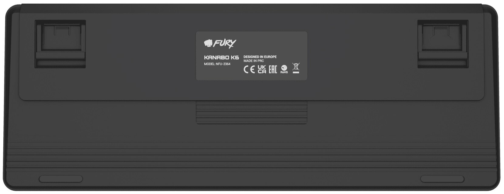 Spód czarnej klawiatury Fury Kanabo K6 z dwoma składanymi nóżkami i centralną etykietą informacyjną.