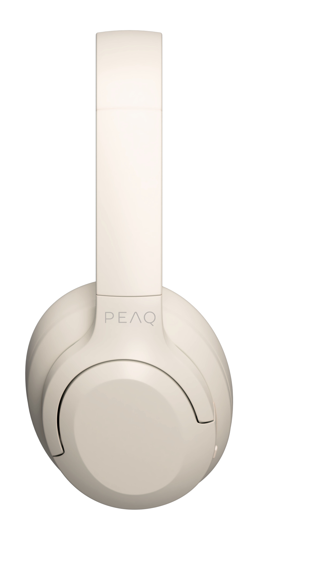 Beigefarbene Over-Ear-Kopfhörer mit PEAQ-Logo gegen einen weißen Hintergrund.