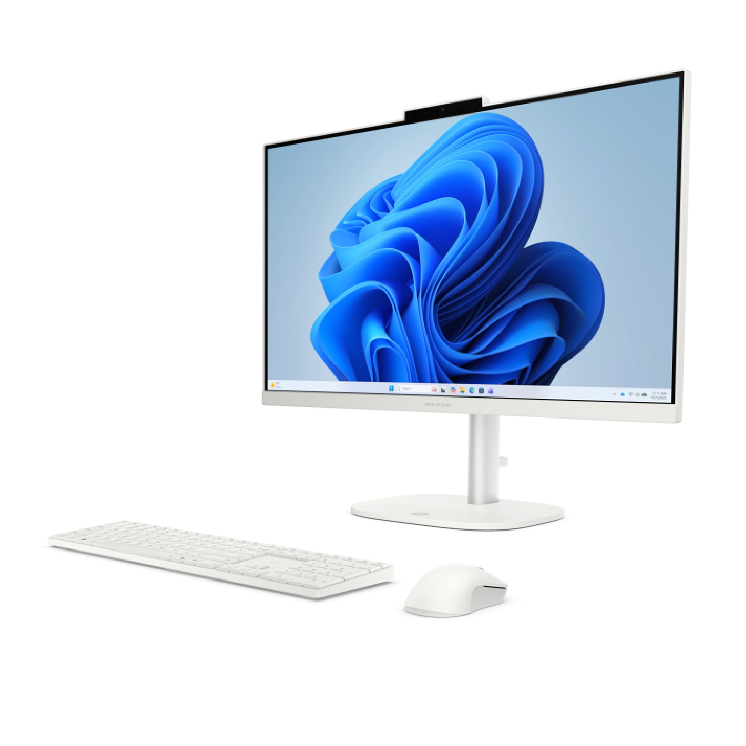 Un ordenador todo en uno blanco con fondo azul, teclado blanco y ratón blanco.