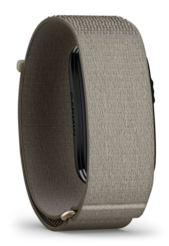 Smartwatch z szarym paskiem z tkaniny i czarną kopertą na białym tle.