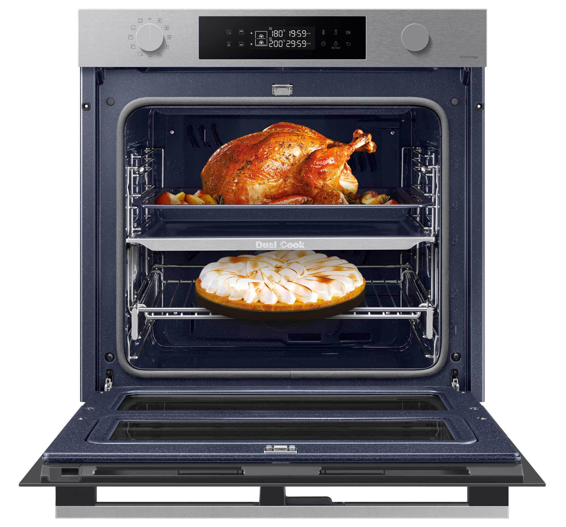 Horno de acero inoxidable abierto con Dual Cook; pollo asado arriba y tarta de merengue abajo.
