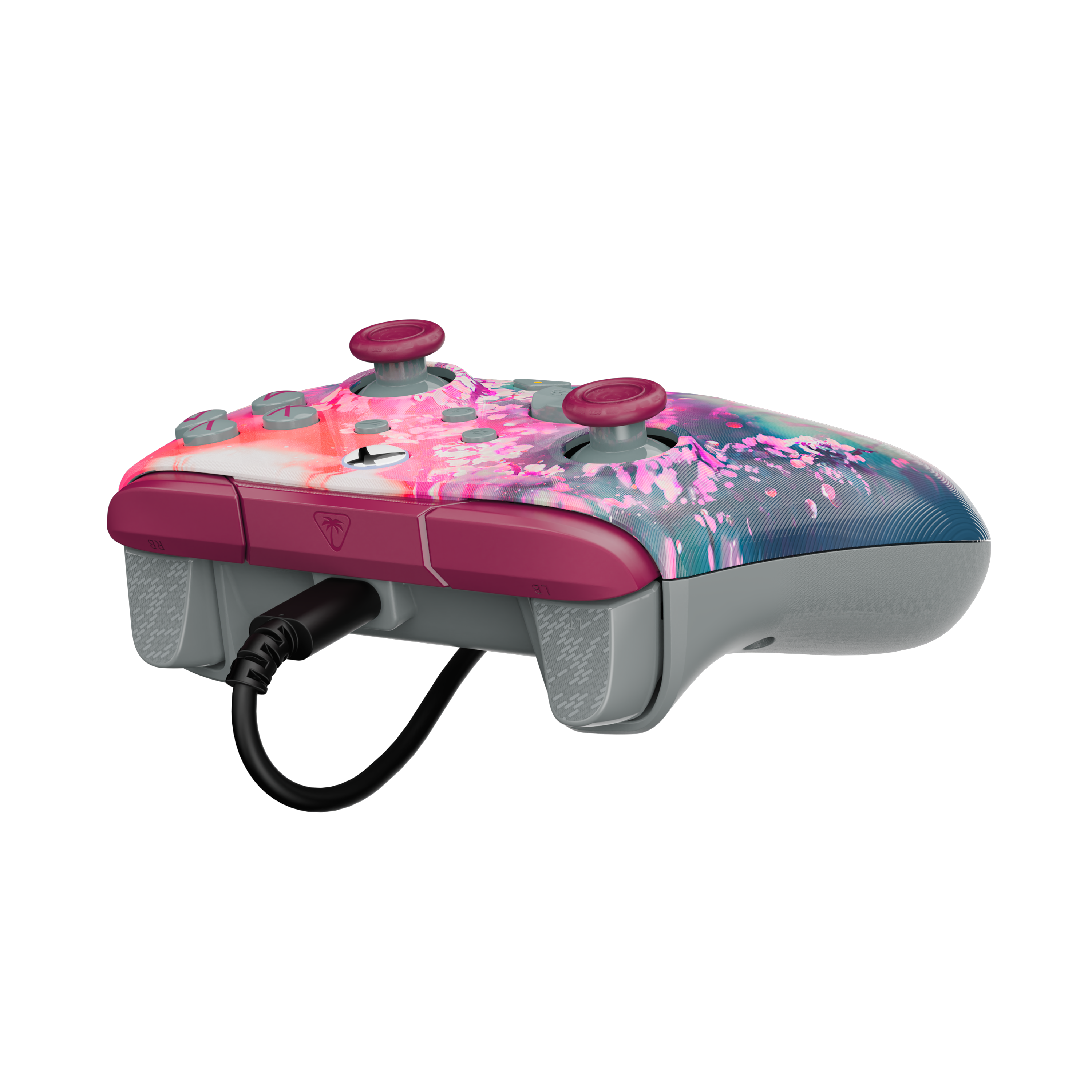 Une manette Xbox rose et bleue avec un câble noir branché, sur fond noir.