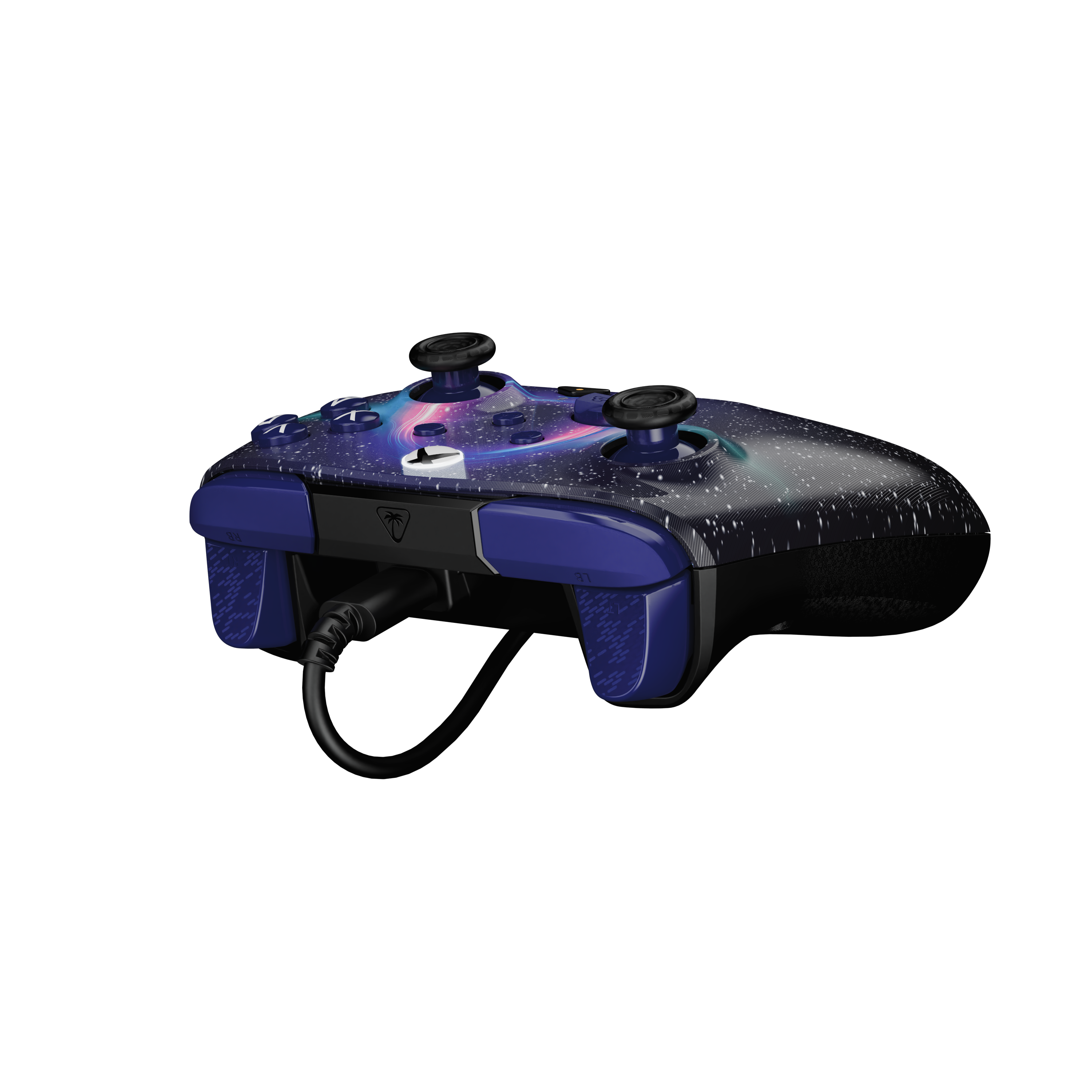 Czarno-niebieski kontroler Xbox z motywem galaktyki i podłączonym kablem na czarnym tle.
