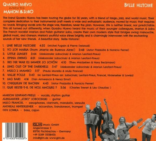 Album-Rückseite mit Trackliste, Text über die Band und Bildern der Musiker auf orangefarbenem Hintergrund.
