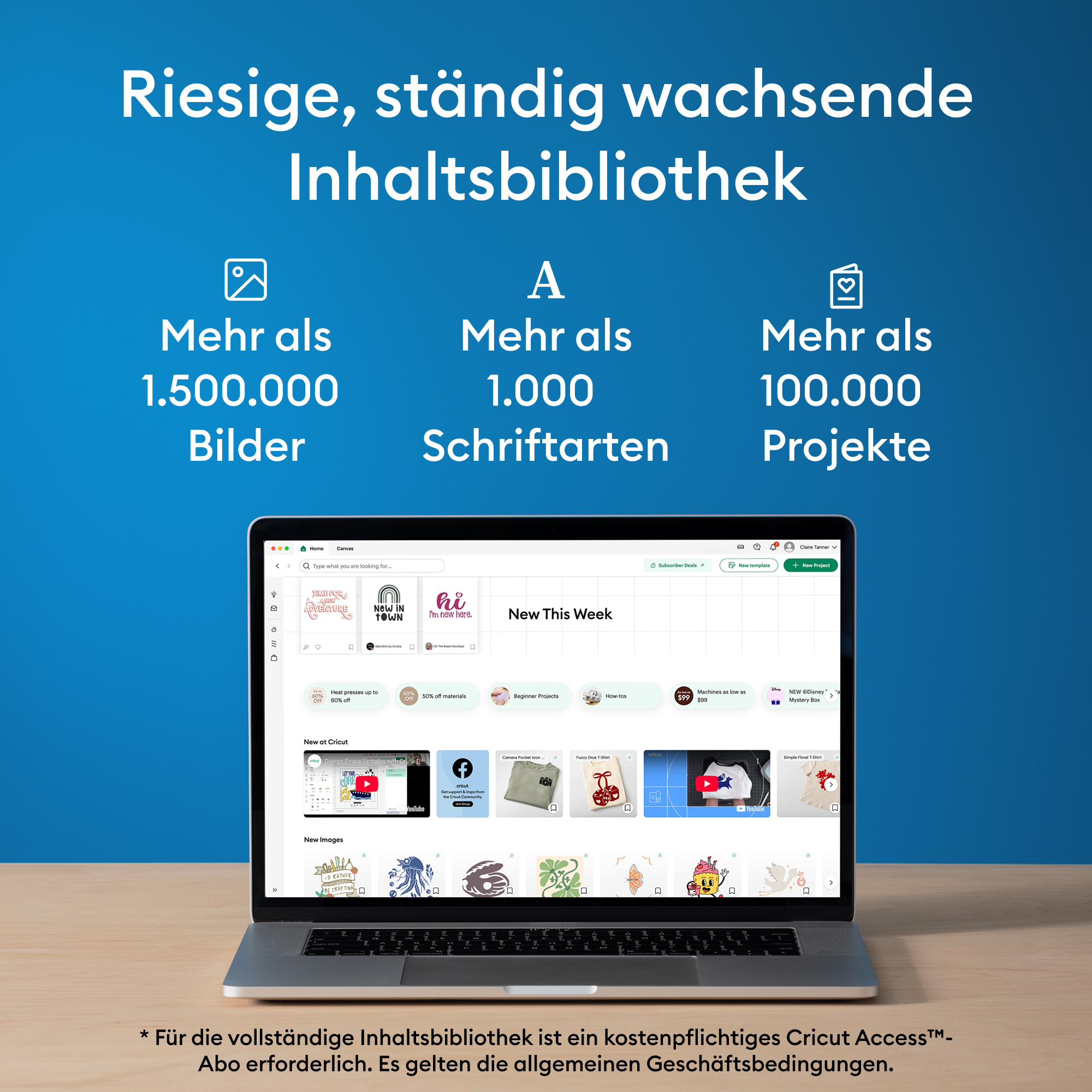 Laptop auf Holztisch vor blauem Hintergrund zeigt eine Design-Software mit Inhalten.