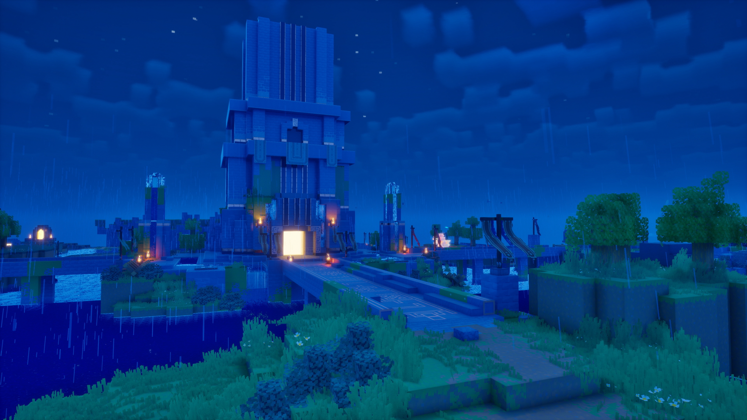 Una escena nocturna de Minecraft muestra una gran fortaleza azul con entrada iluminada bajo la lluvia.