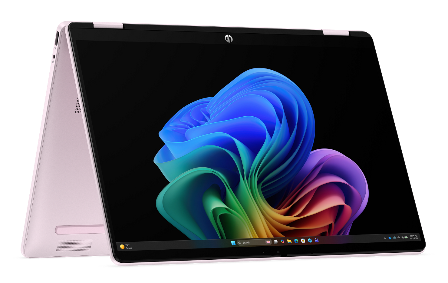 Różowy laptop HP na czarnym tle wyświetla kolorowy, falisty ekran pulpitu systemu Windows 11.