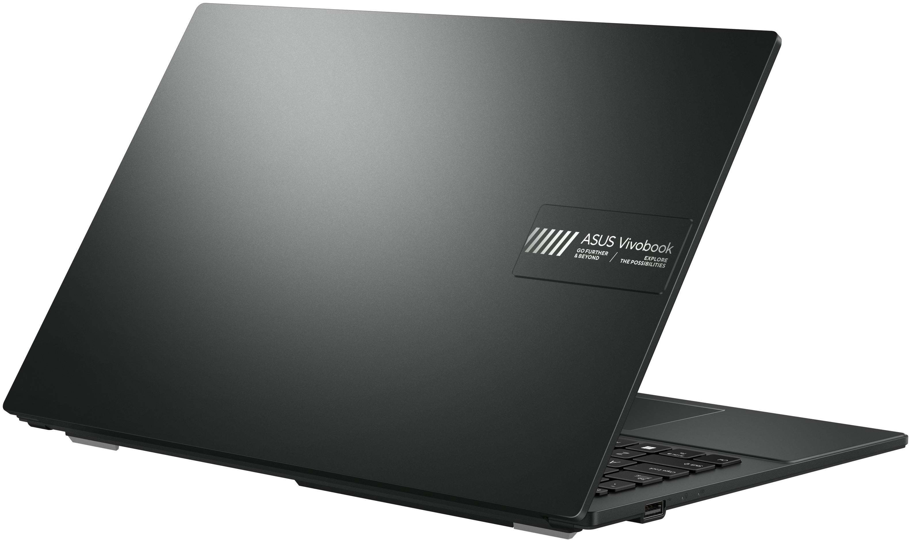 Fekete Asus Vivobook laptop nyitott helyzetben fehér háttéren.