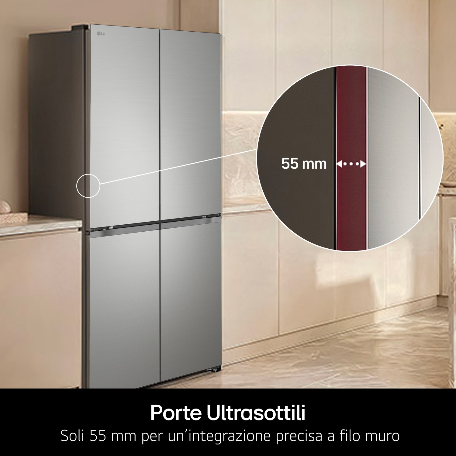 Un frigorifero argentato LG con porte ultrasottili da 55 mm in una cucina moderna.