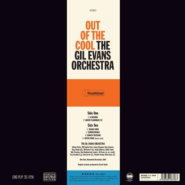 Rückseite des Gil Evans Orchestra Albums 'Out of the Cool' mit Titelliste auf weißem Mittelstreifen und schwarzem Rand.