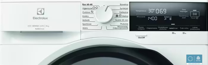 Biały panel sterowania pralki Electrolux z cyfrowym wyświetlaczem i pokrętłem.