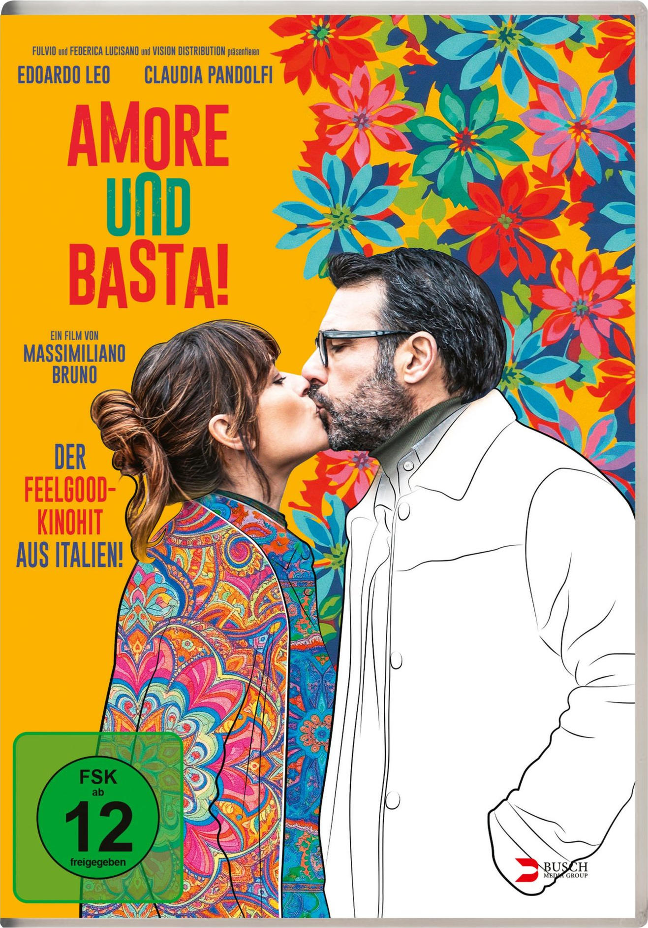 Filmposter zu Amore und Basta! mit einem sich küssenden Paar vor gelbem Hintergrund mit bunten Blumen.