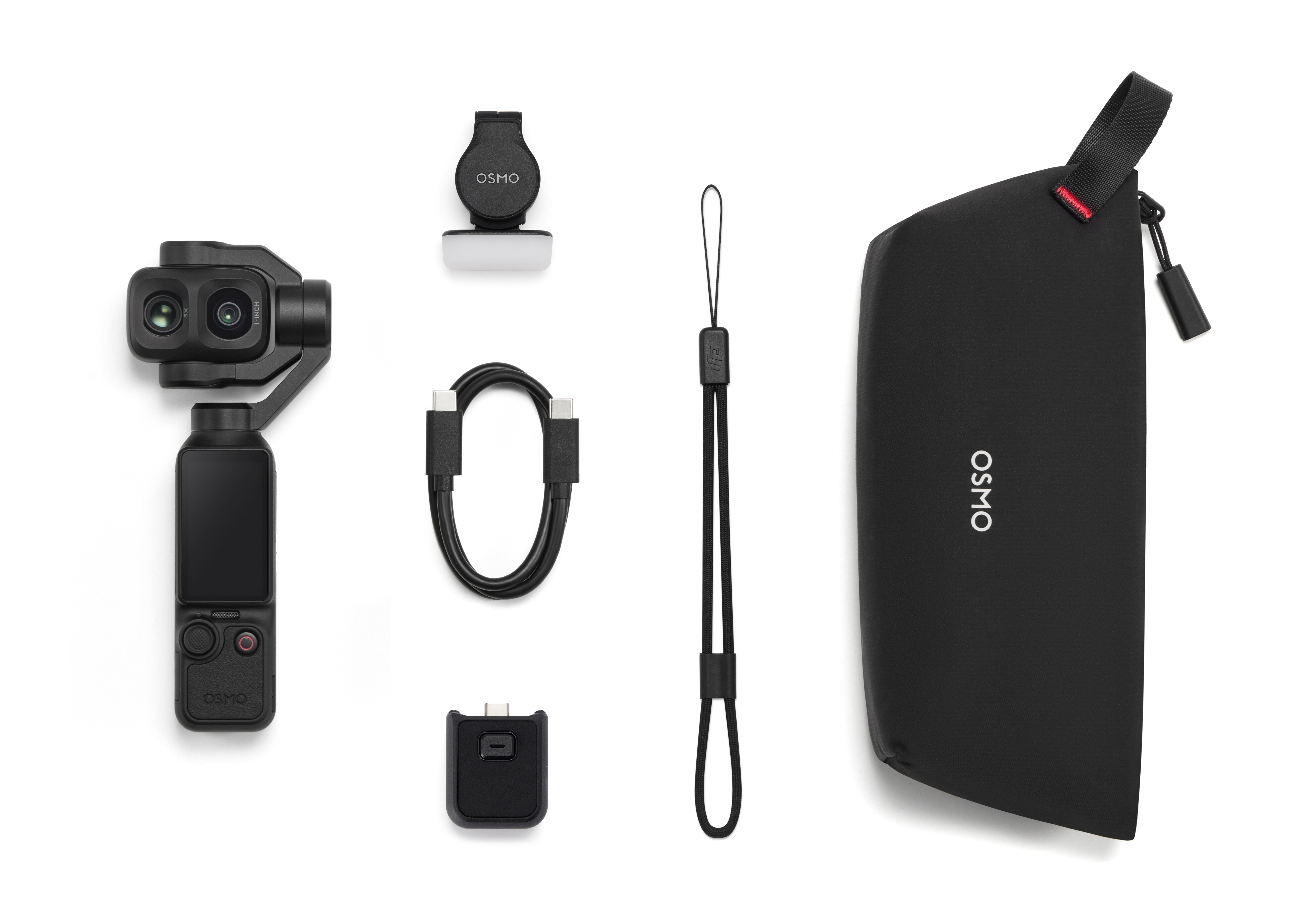 Kamera DJI Osmo, akcesoria, kabel, smycz i czarne etui na białym tle.