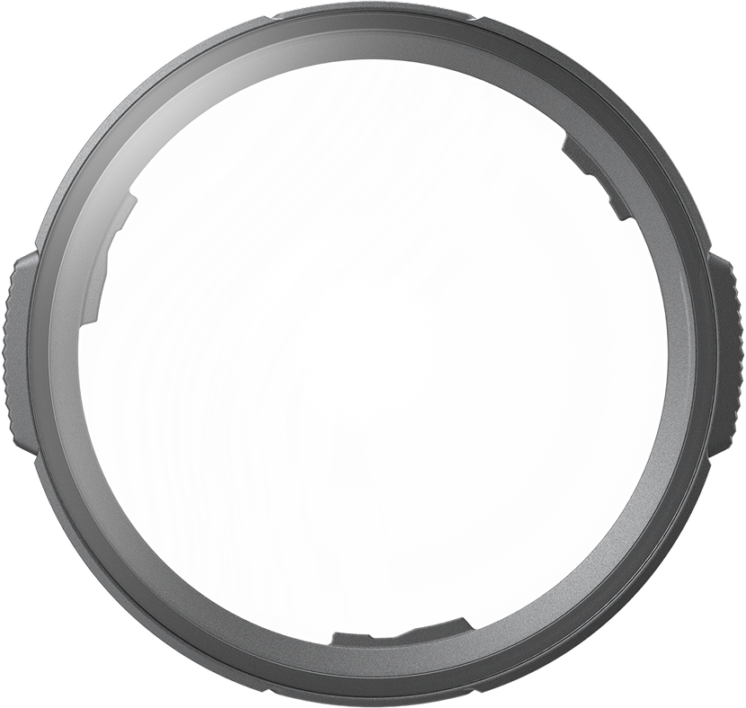 Ein grauer, kreisförmiger Kamera- oder Objektivfilter mit reflektierendem Glas auf schwarzem Hintergrund.