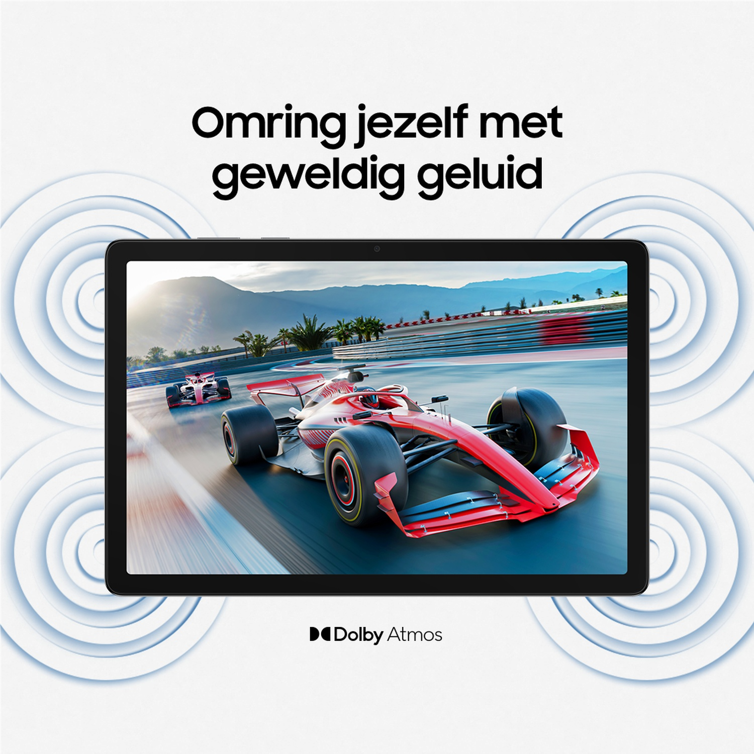 Een tablet toont een autorace op de baan met geluidsgolfgraphics.