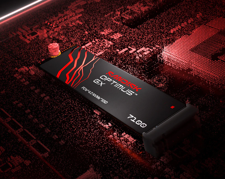 Czarny dysk SSD M.2 SanDisk Optimus GX na tle czerwonej płytki drukowanej.