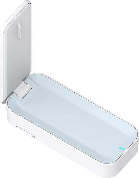 Un dispositivo elettronico bianco aperto con una luce LED blu su sfondo nero.