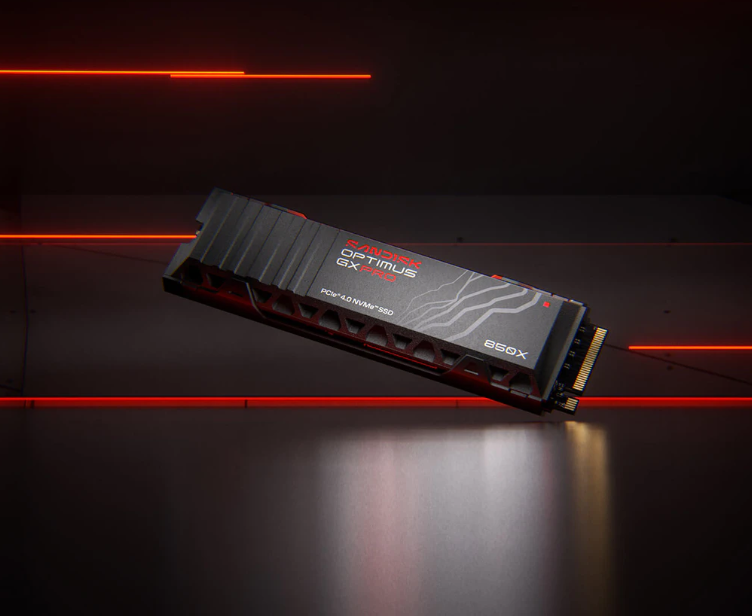 Czarny dysk SSD Sandisk Optimus GX PRO unosi się nad ciemną powierzchnią w tle z czerwonymi liniami światła.