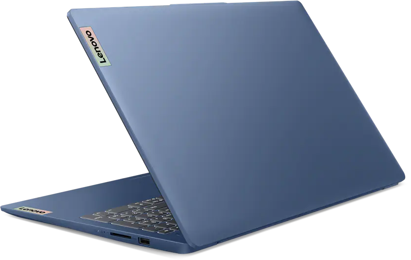 Egy kék Lenovo laptop nyitva, látható billentyűzettel fekete háttér előtt.