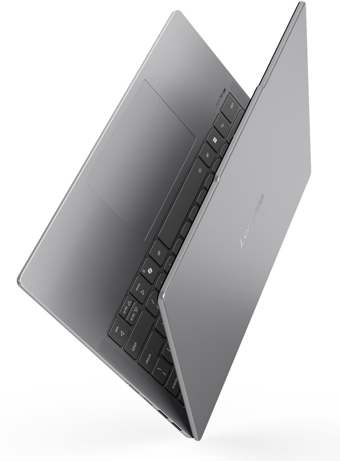 Egy ezüst színű Lenovo laptop ferde szögből, a billentyűzetet mutatva.