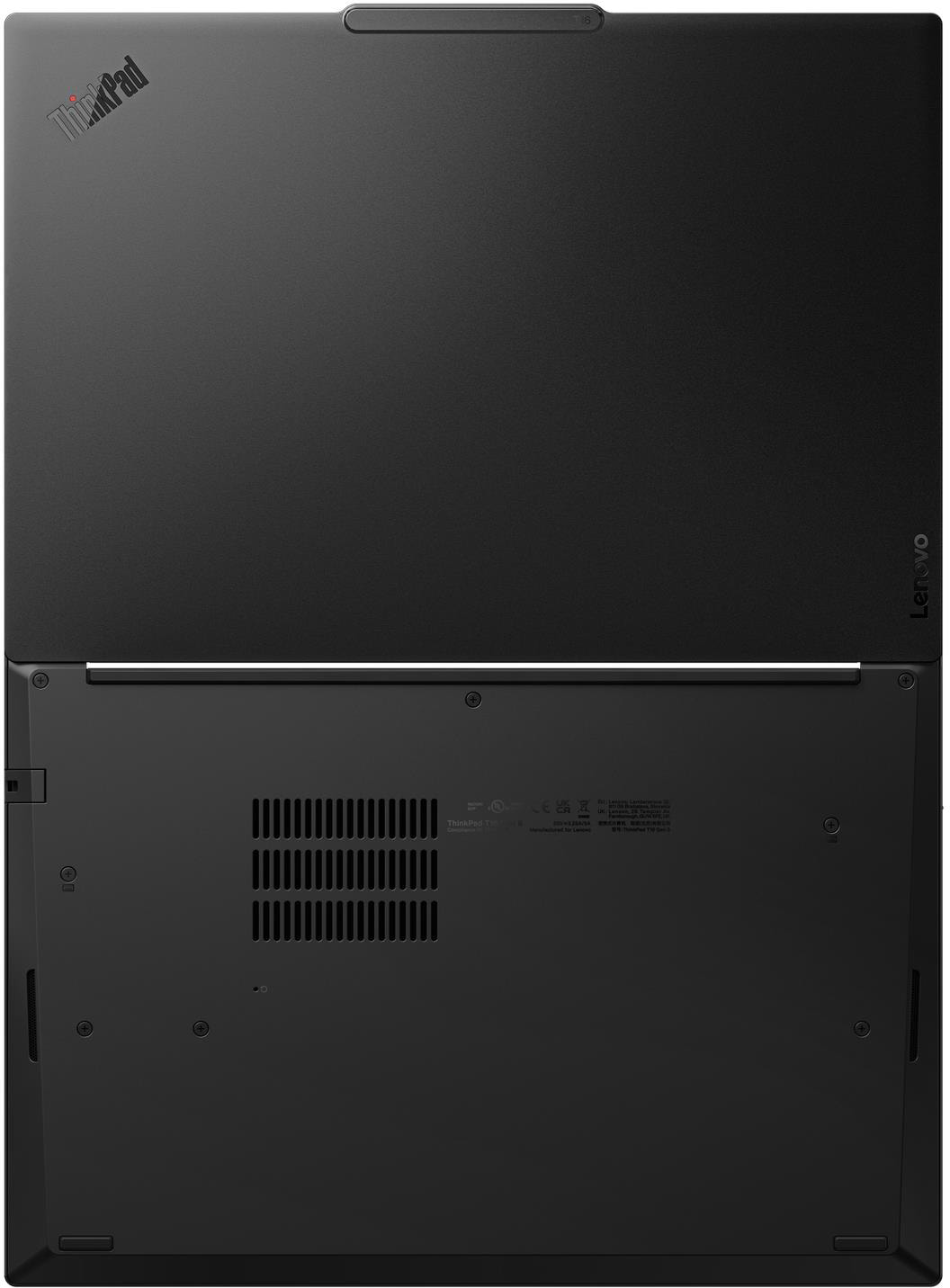 Egy fekete Lenovo ThinkPad laptop alja szellőzőnyílásokkal és logókkal.