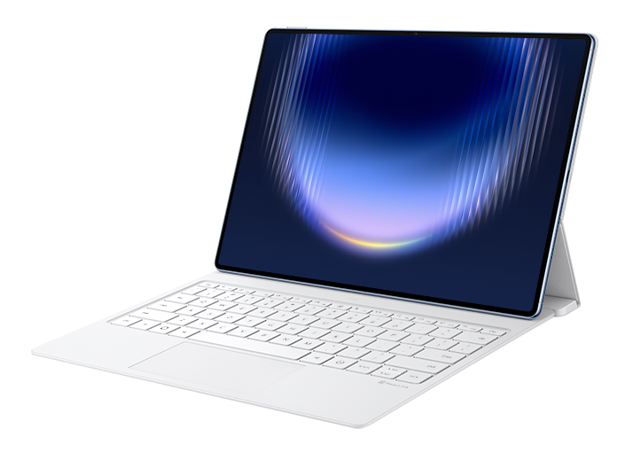Tablet w białym etui z klawiaturą wyświetla niebieskie tło na czarnym tle.