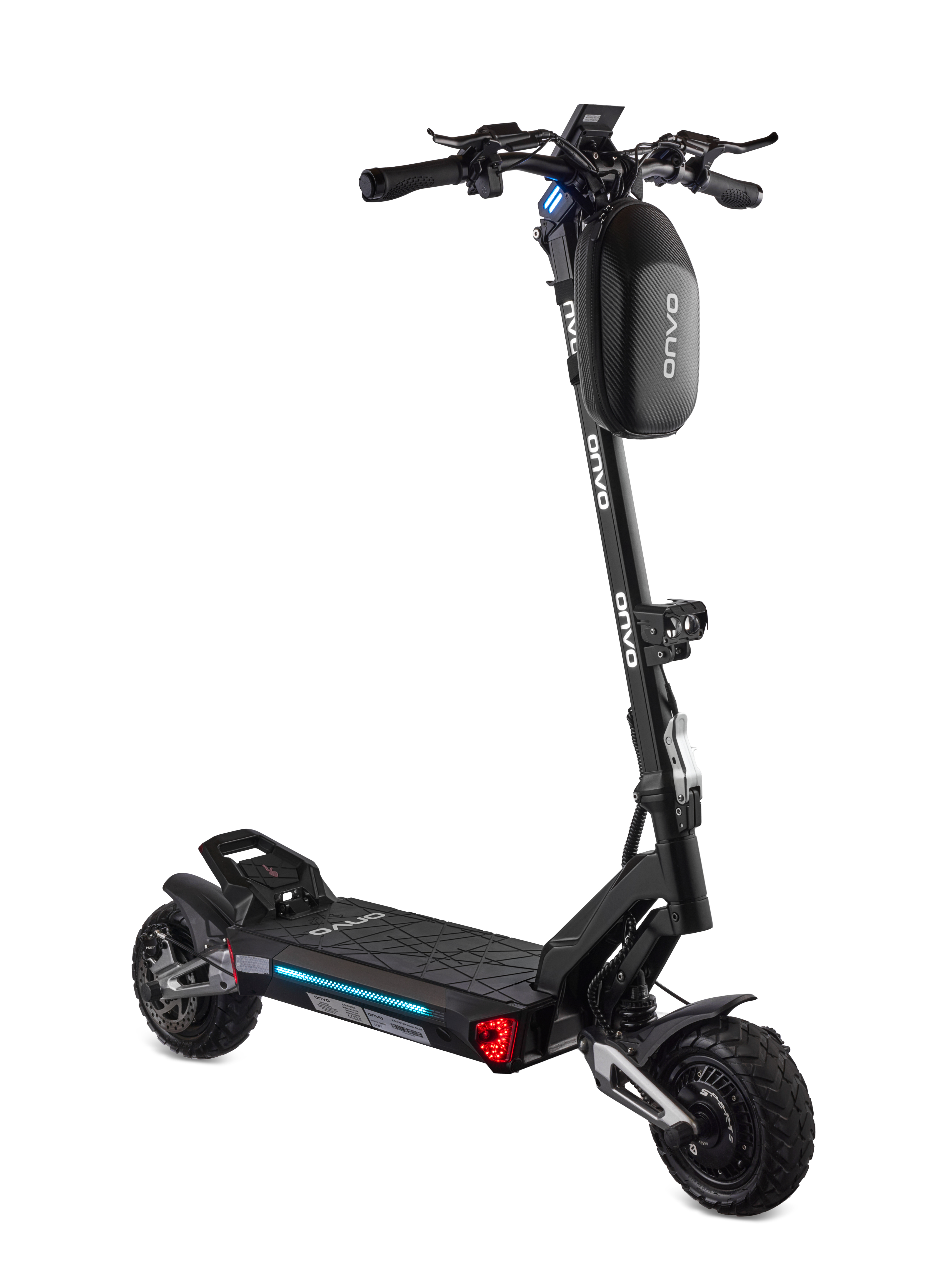 Beyaz arka planda gidon çantası ve mavi LED yan ışıkları olan siyah elektrikli scooter.