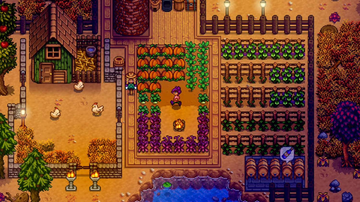 Una granja de pixel art con cultivos, gallinas, un granero verde y un personaje junto a una fogata.
