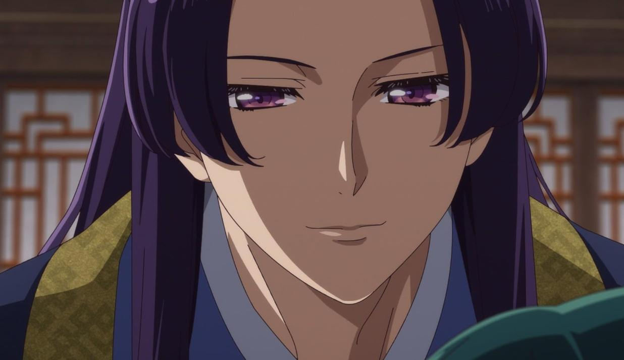 Anime-Charakter mit dunklem Haar und violetten Augen lächelt leicht.