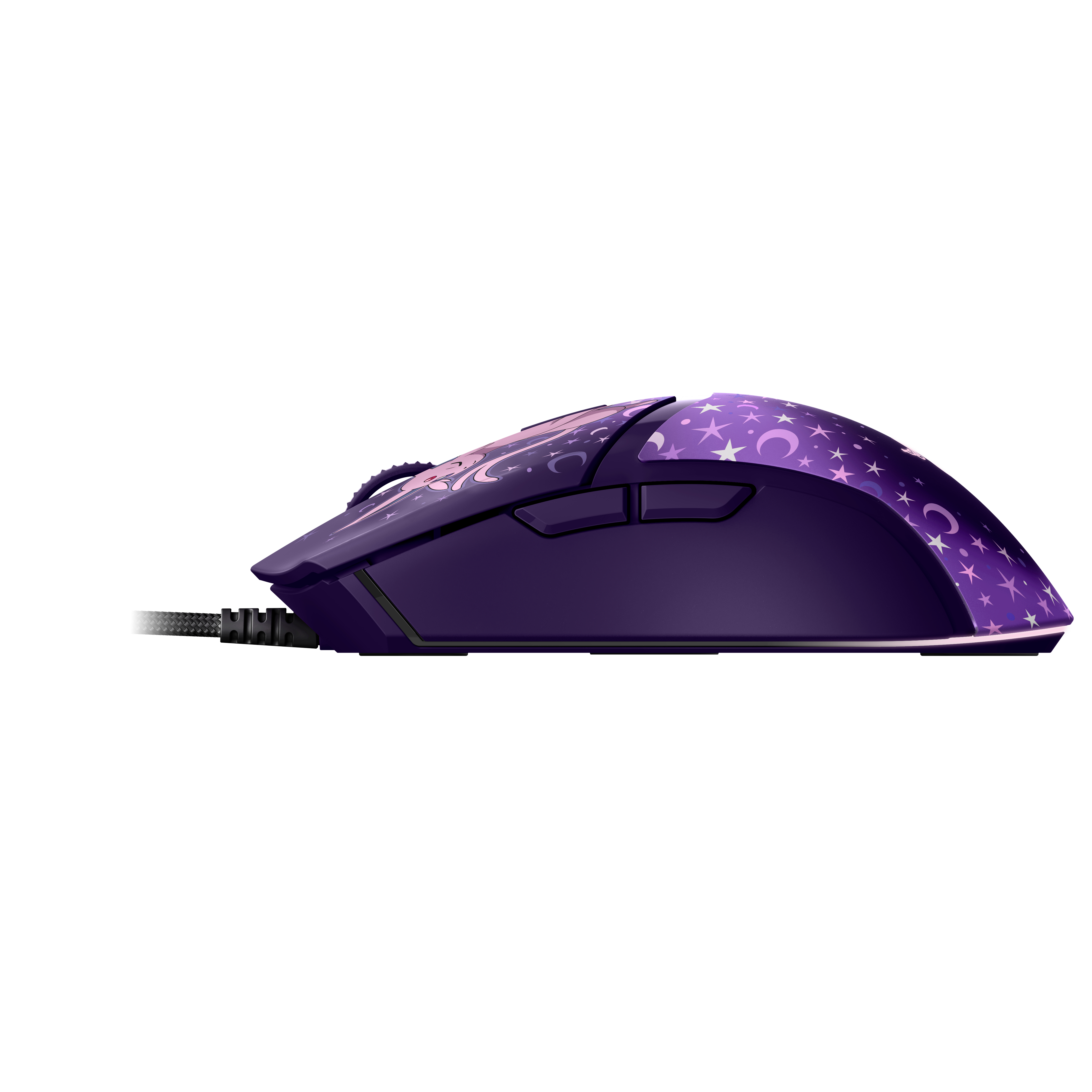 Seitenansicht einer violetten Gaming-Maus mit Sternen- und Mondmuster und geflochtenem Kabel.