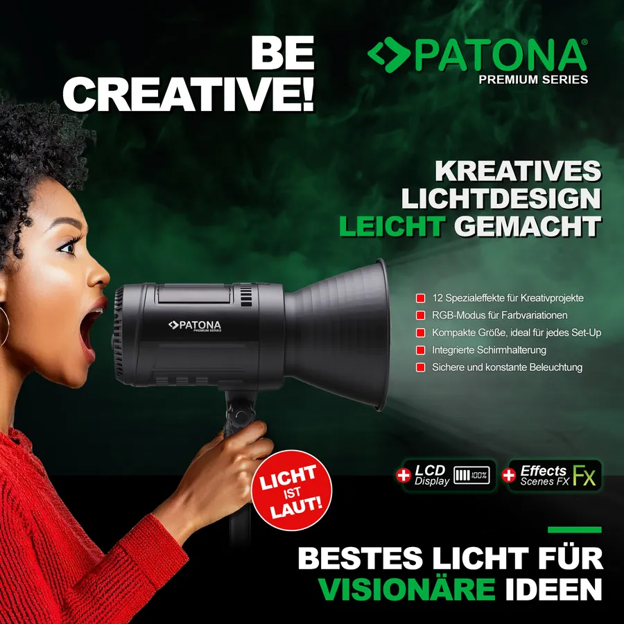 Une femme en rouge tient une lampe de studio Patona noire sur fond vert avec du texte promotionnel.