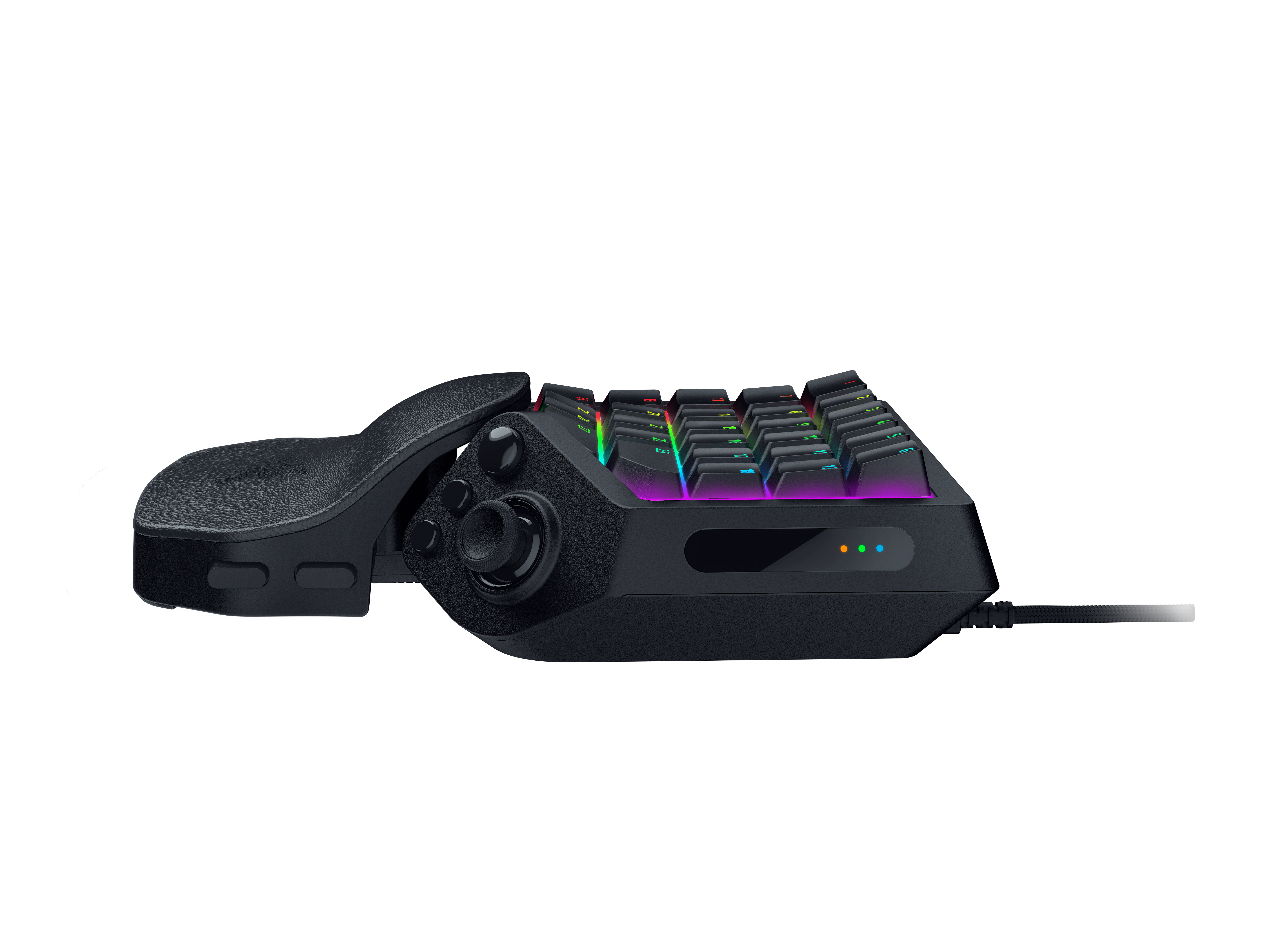 Ein schwarzes Gaming-Keypad mit RGB-Beleuchtung, einem Daumenstick und einer gepolsterten Handballenauflage.