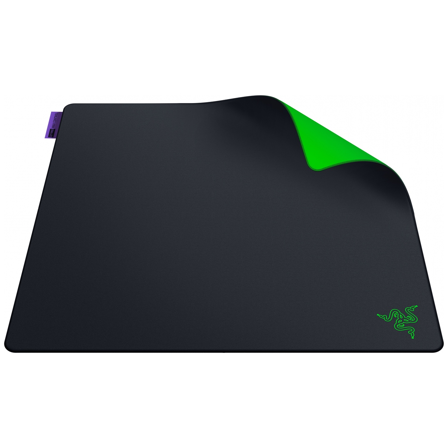 Een zwarte muismat met een groene onderkant, waarvan de hoek is omgeslagen, met het Razer-logo.