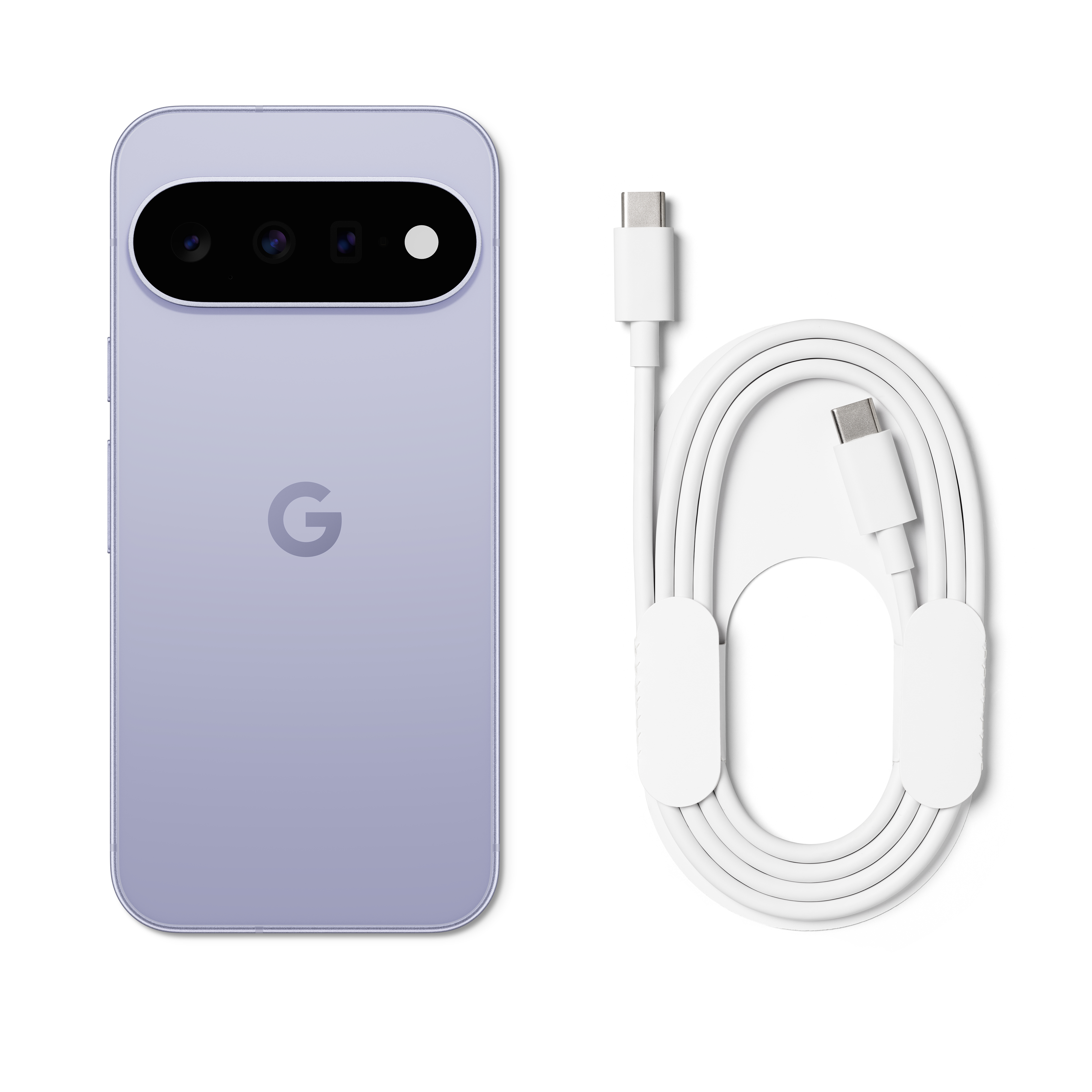 Ein hellviolettes Smartphone mit Kameraleiste auf der Rückseite und daneben ein aufgewickeltes weißes USB-C-Kabel auf weißem Grund.