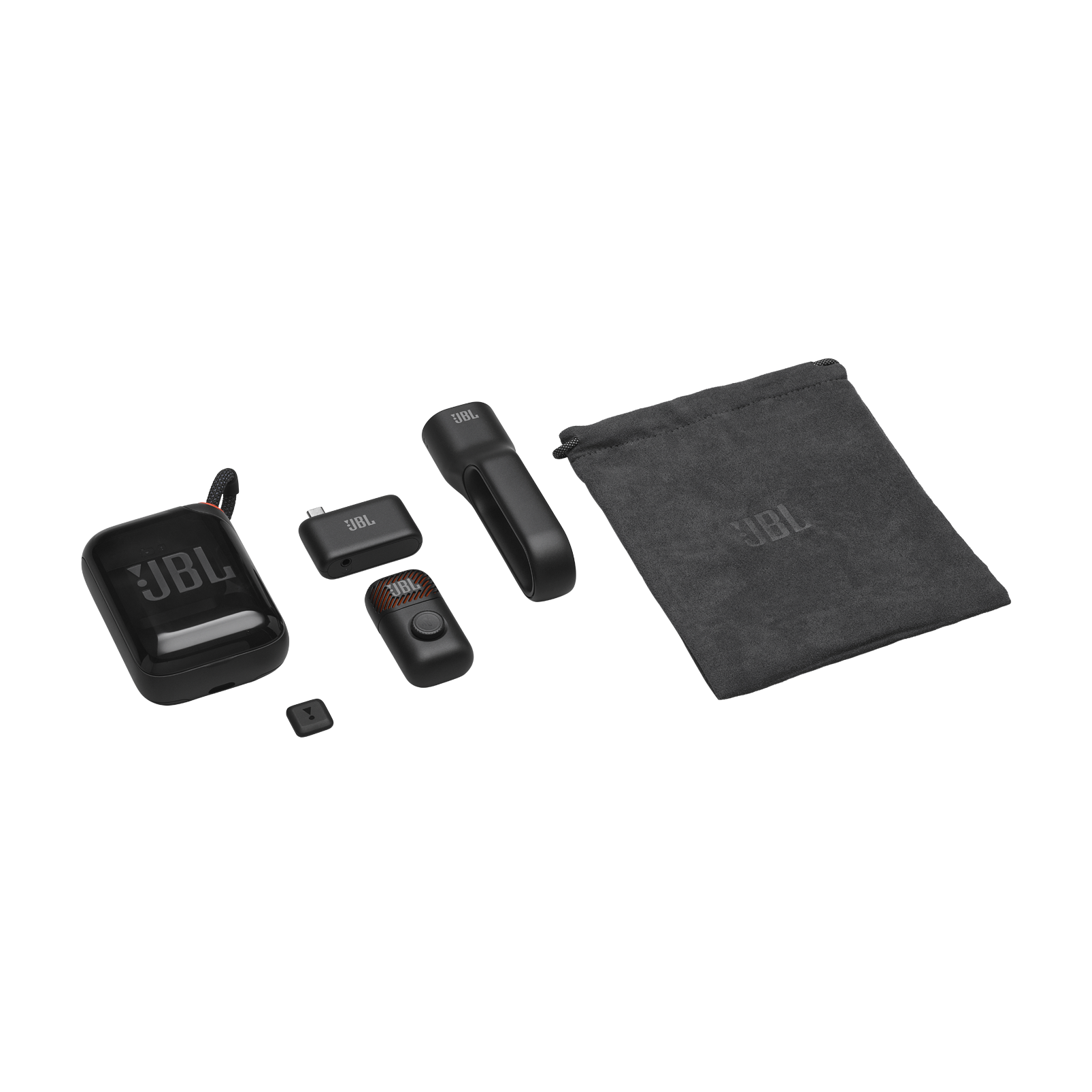 Un conjunto de micrófono inalámbrico JBL negro con receptor, transmisores, estuche y bolsa sobre fondo negro.