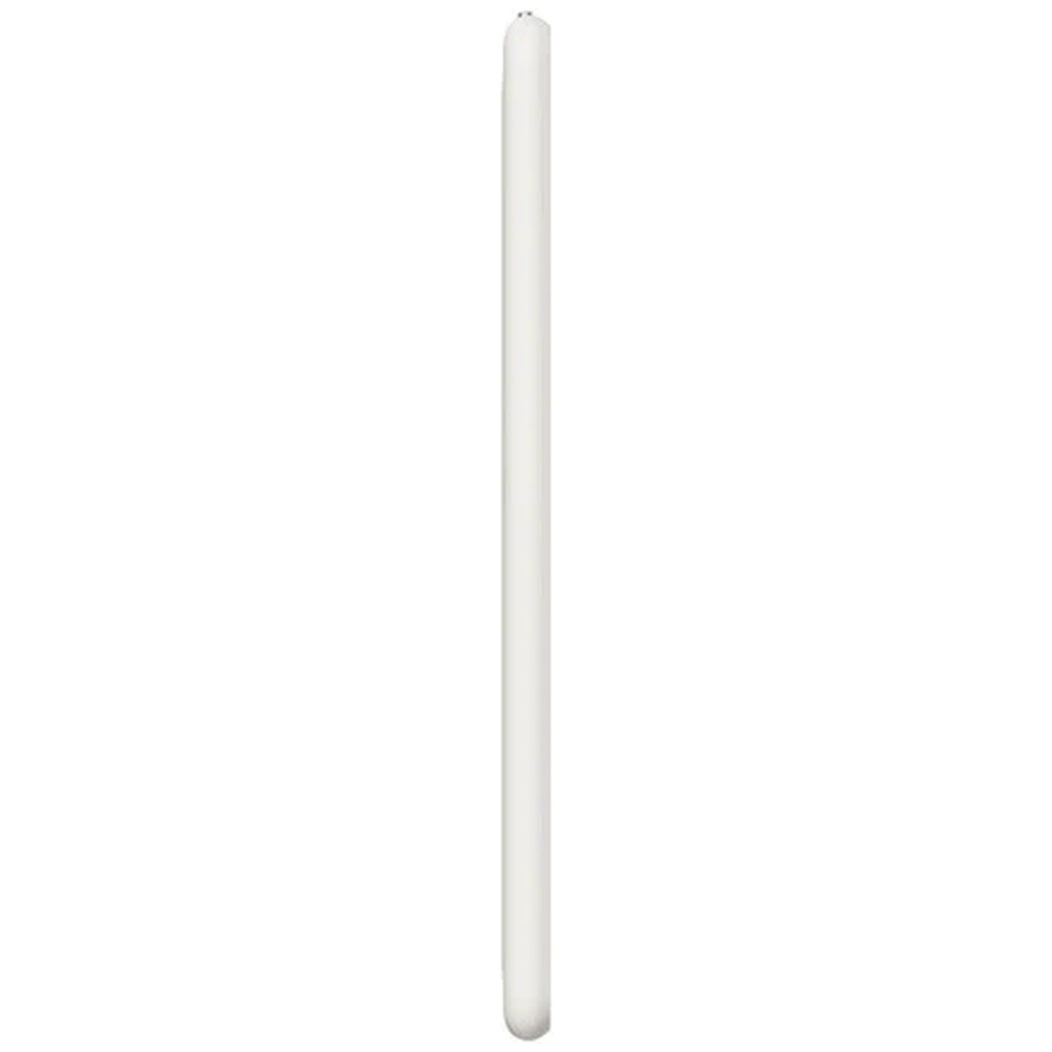 Un long objet cylindrique blanc sur un fond blanc uni.