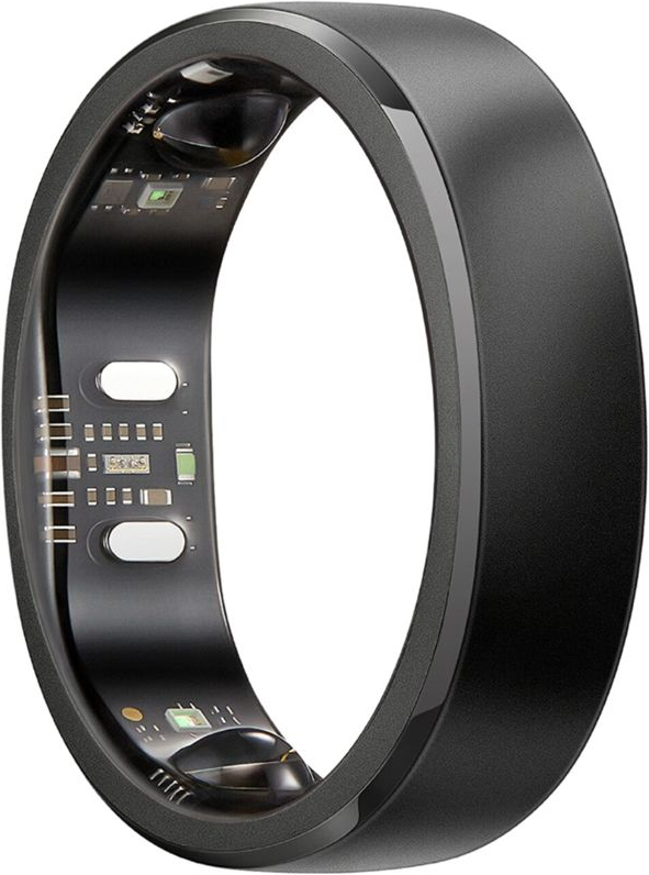 Anello intelligente nero con sensori integrati e microchip visibili sulla fascia interna, su sfondo bianco.