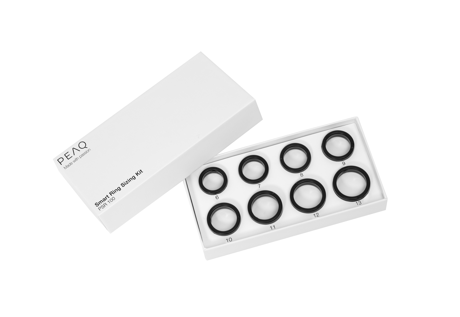Eine weiße Peaq Smart Ring-Größenset-Box mit acht schwarzen Ringen von Größe sechs bis dreizehn.