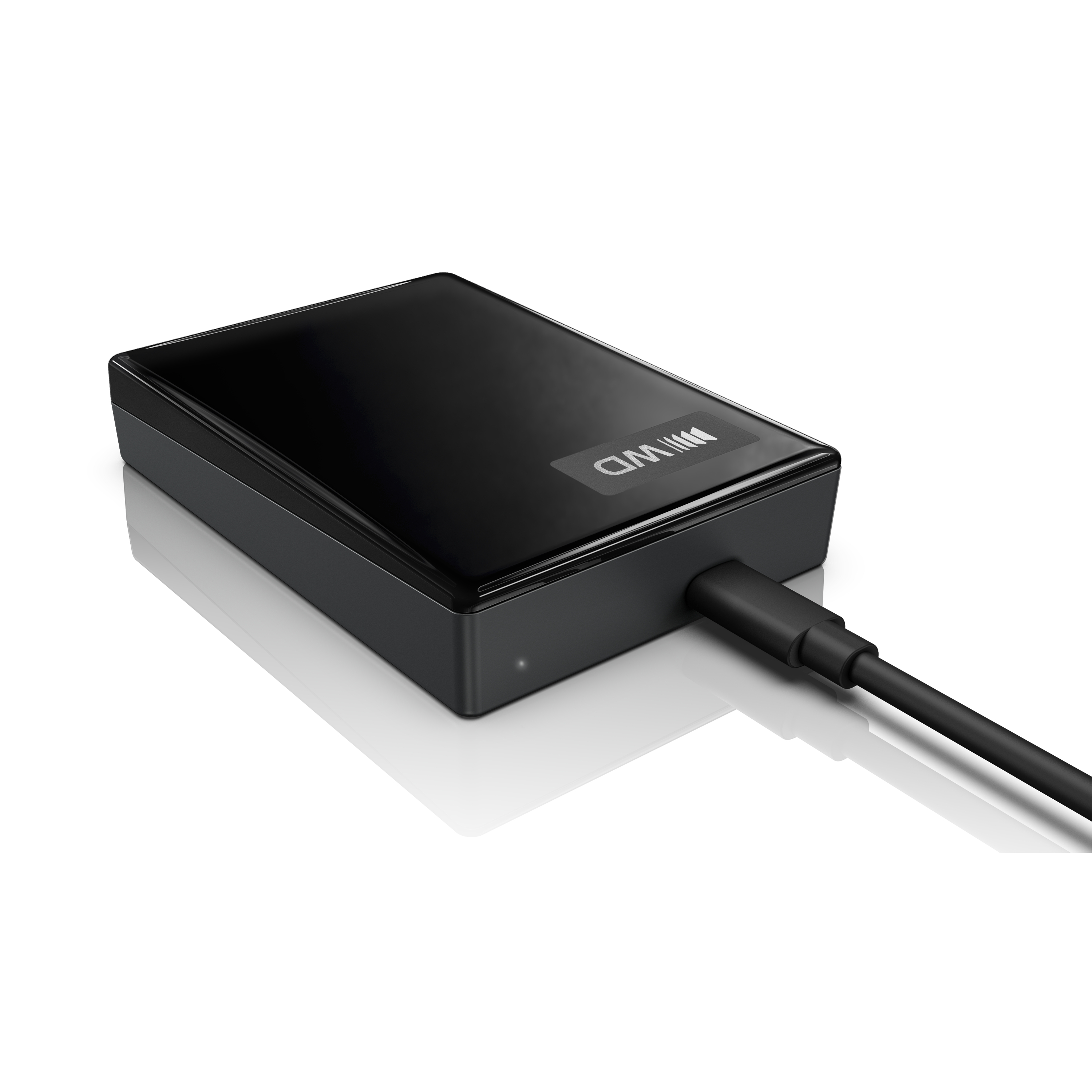 Glänzendes schwarzes WD-Festplattenlaufwerk mit angeschlossenem USB-Kabel auf weißem Hintergrund.
