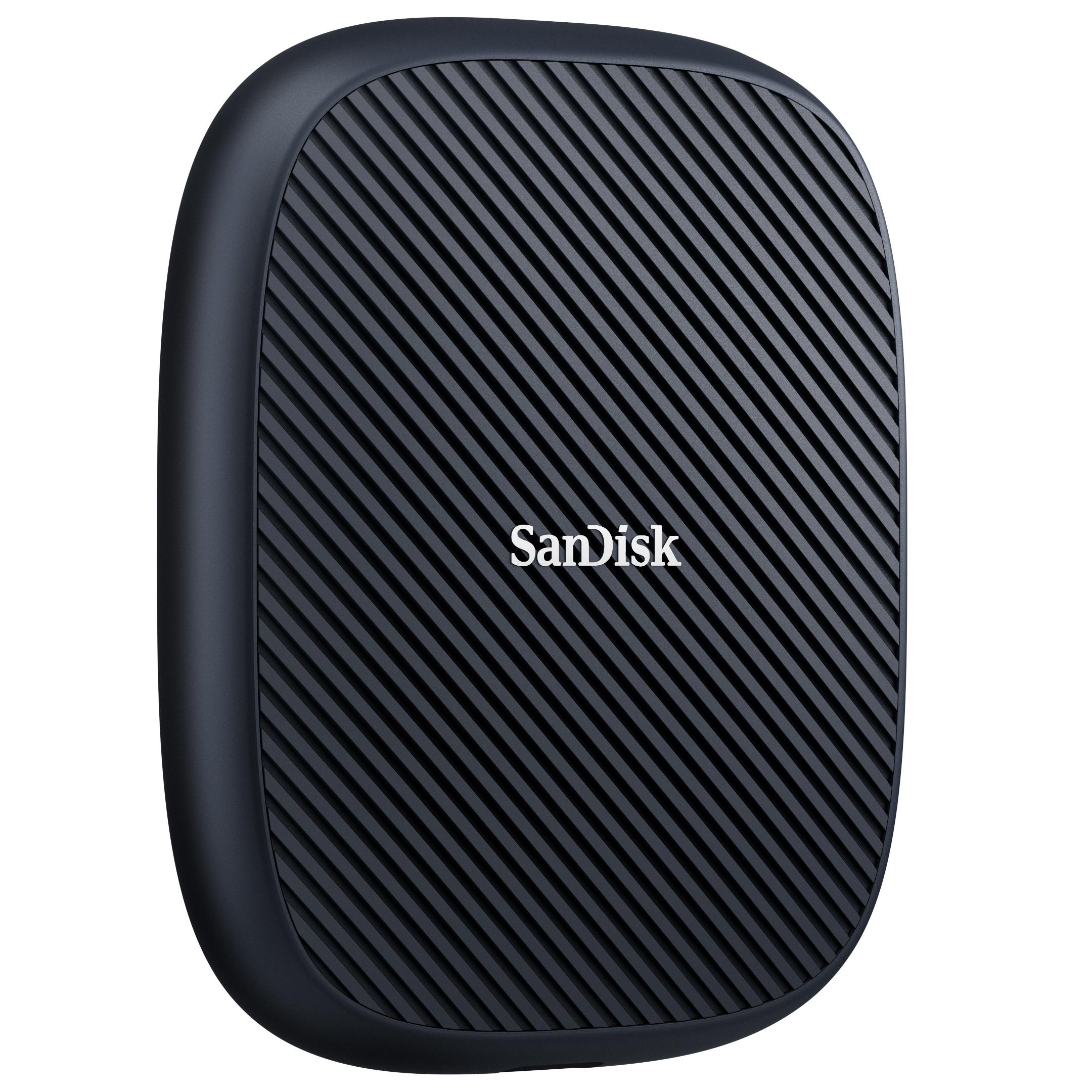 Schwarze tragbare SanDisk-Festplatte mit diagonaler Riffelung.
