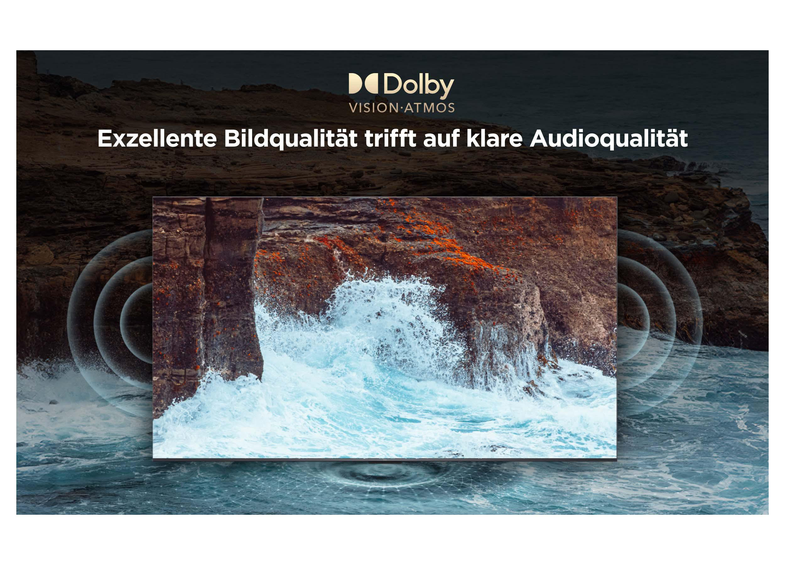 Ein Fernseher zeigt Meereswellen mit Dolby Vision und Atmos Logos sowie Text zu Bild- und Audioqualität.