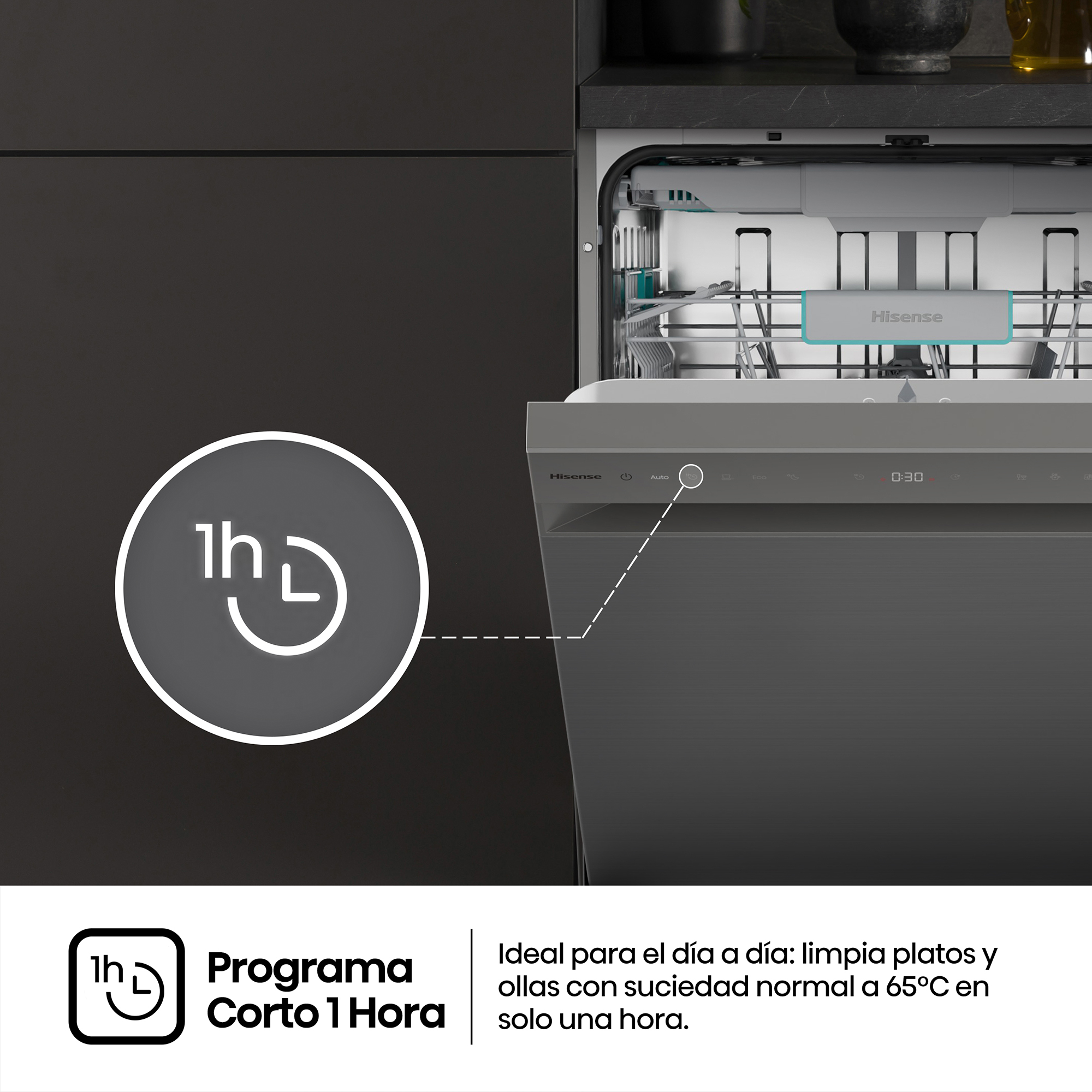 Un lavavajillas Hisense abierto muestra sus cestas interiores y un icono gráfico que indica un programa de 1 hora.