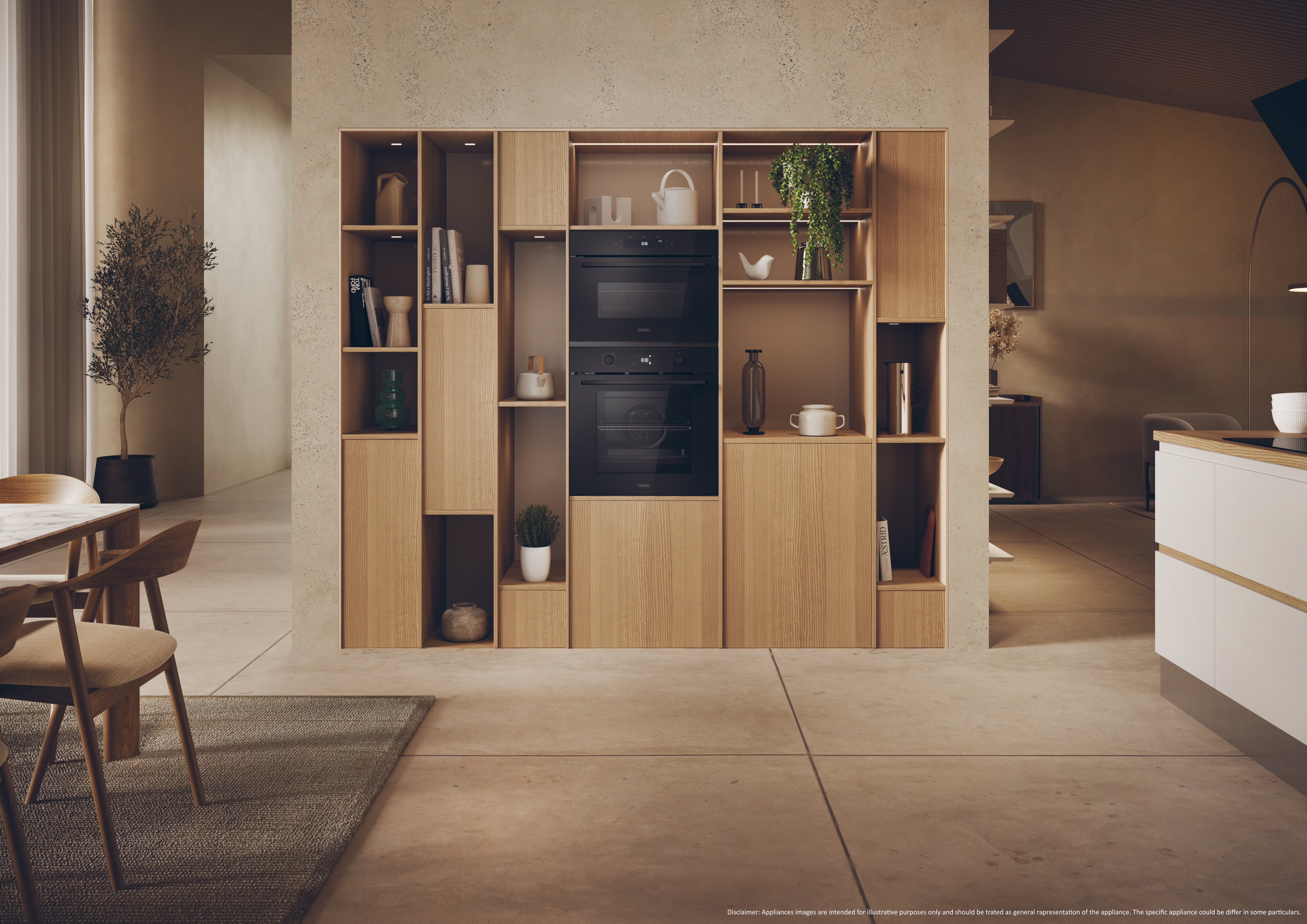 Mueble de pared de madera moderno con hornos dobles integrados, estantes decorados y luz cálida en un interior elegante.