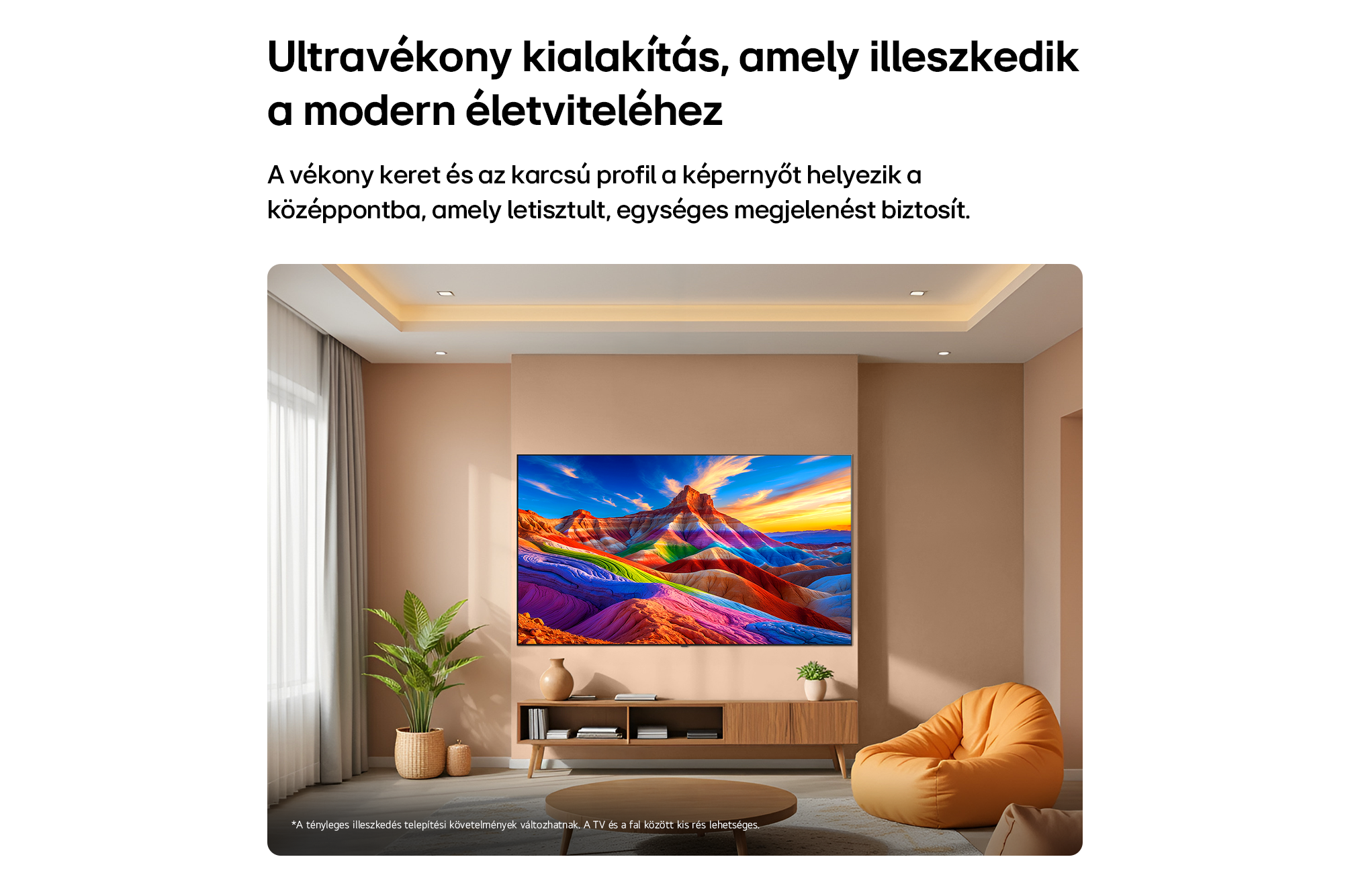 Vékony tévé színes tájképpel egy bézs színű falon egy modern nappaliban.