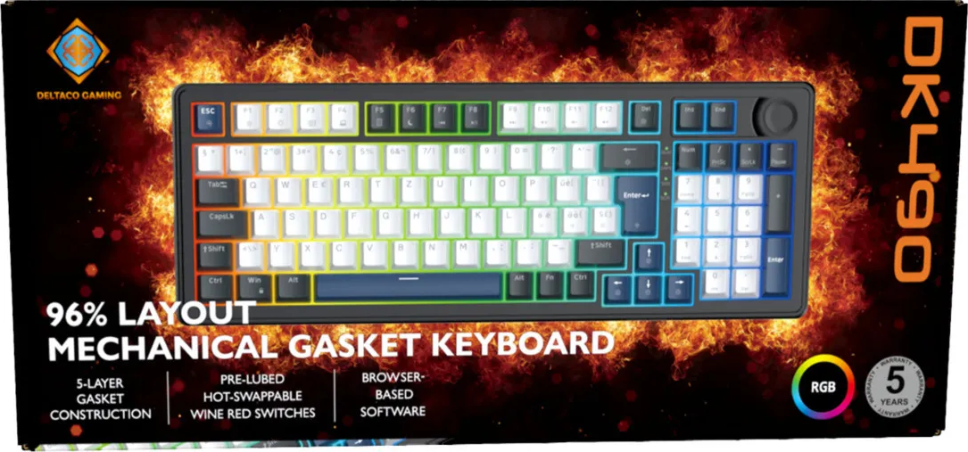 Boîte de clavier mécanique Deltaco Gaming DK490 sur fond ardent, montrant des caractéristiques comme le RVB.