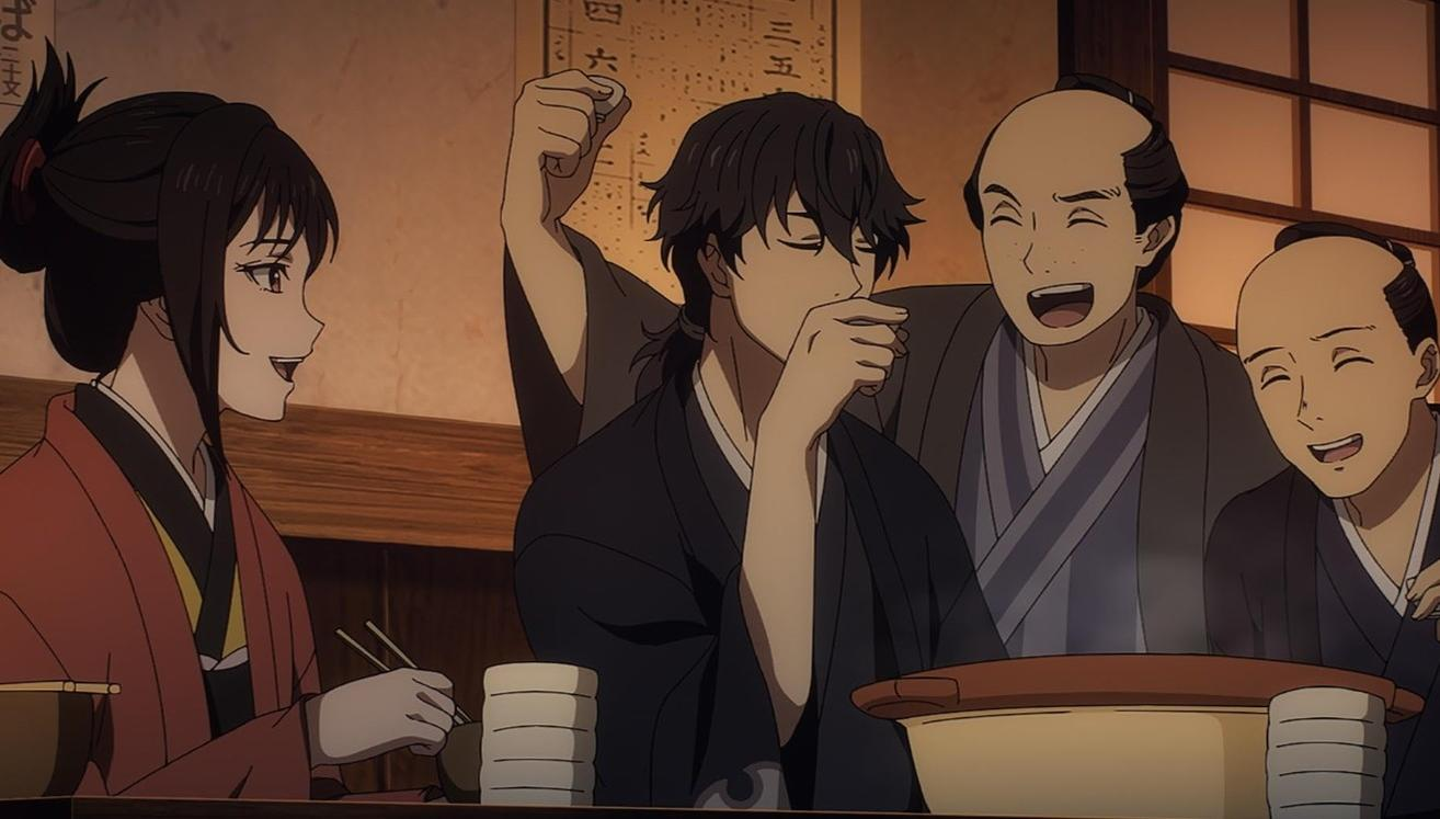 Anime-Szene zeigt vier Personen beim fröhlichen Beisammensein, Essen und Trinken in einem traditionellen Raum.