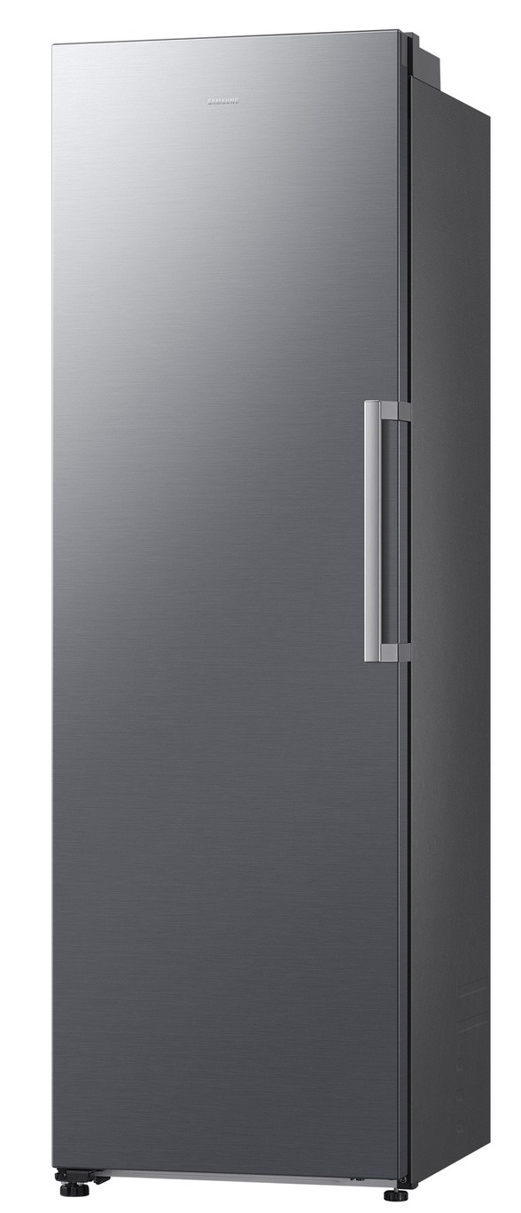 Elegancka, srebrna lodówka Samsung z pionowym uchwytem na białym tle.