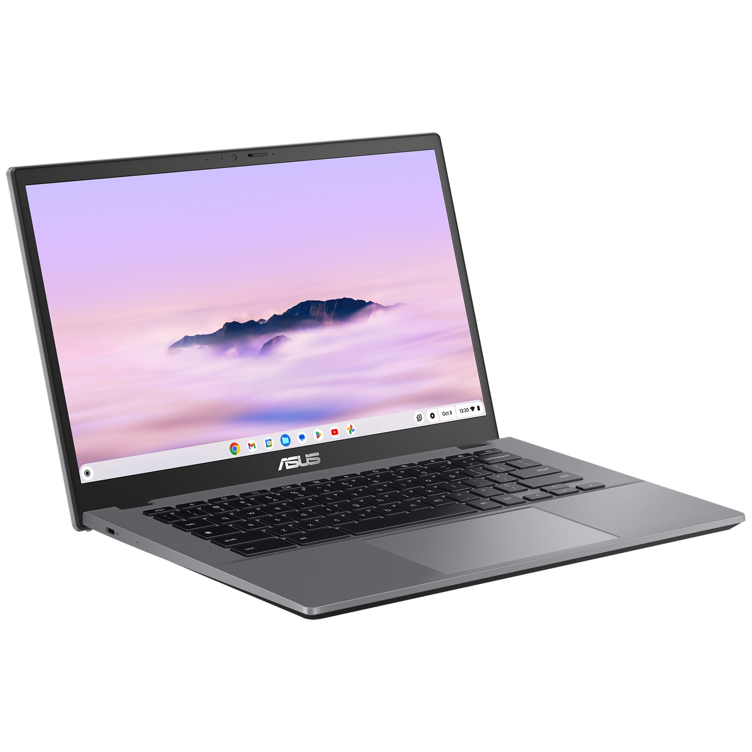 Een grijze Asus Chromebook laptop staat open en schuin tegen een witte achtergrond.