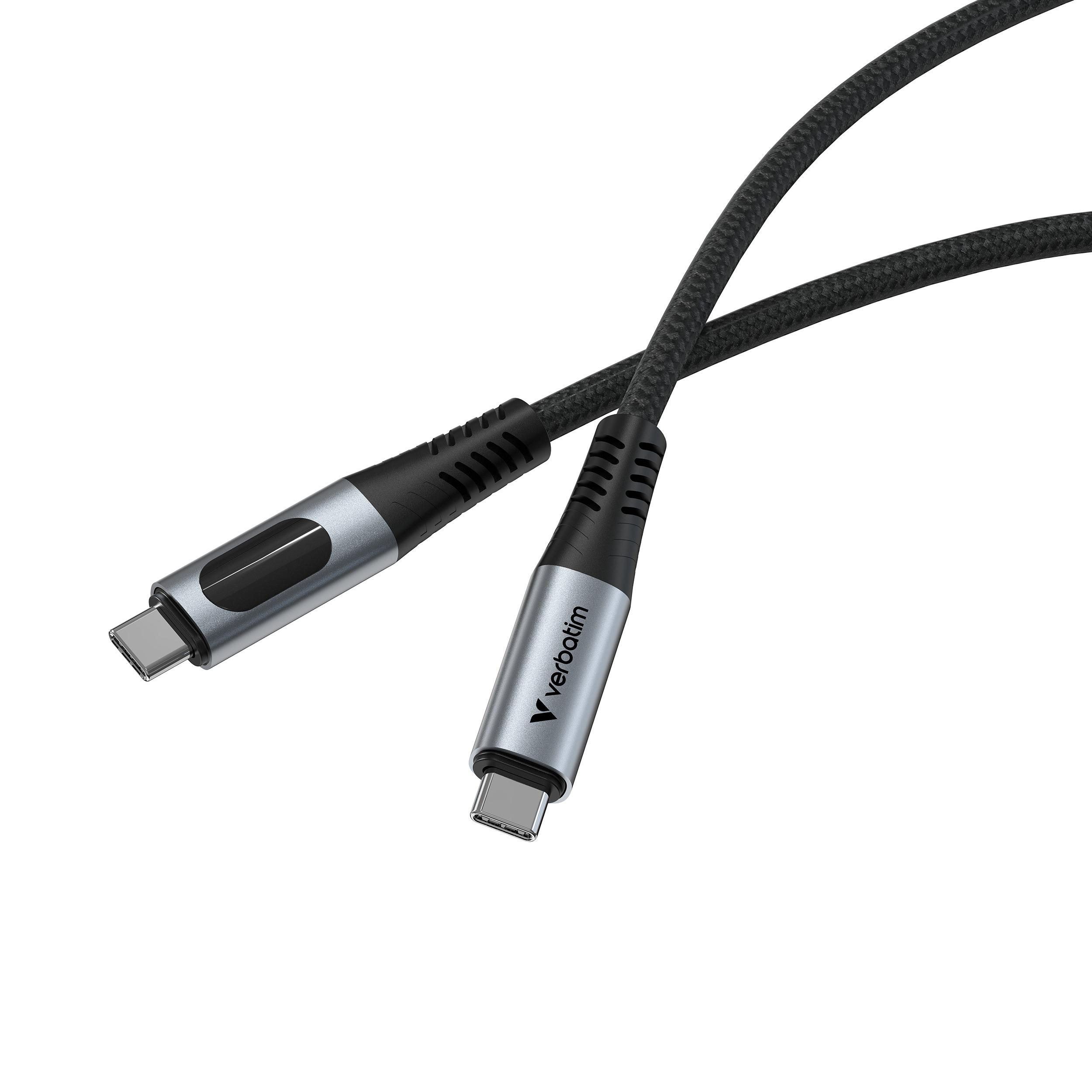 Zwei schwarze USB-C-Kabel mit grauem Metallgehäuse und dem Verbatim-Logo auf weißem Hintergrund.